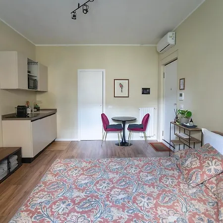 Nuovissimo Monolocale Con Cucina E Terrazzo Милан