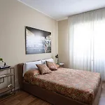 Nuovissimo Monolocale Con Cucina E Terrazzo Apartman *