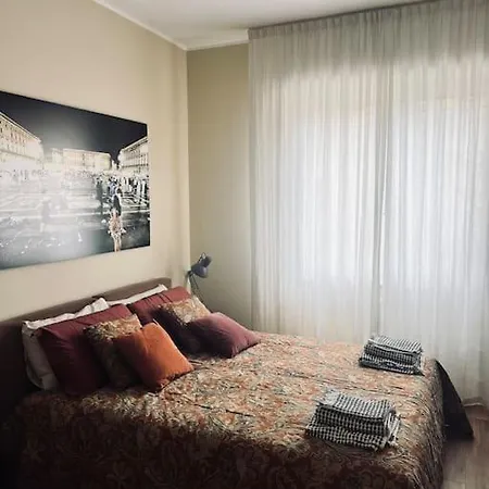Nuovissimo Monolocale Con Cucina E Terrazzo شقة ميلان