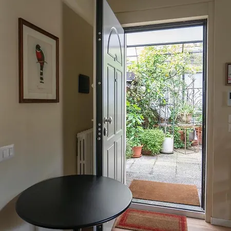 Nuovissimo Monolocale Con Cucina E Terrazzo شقة ميلان